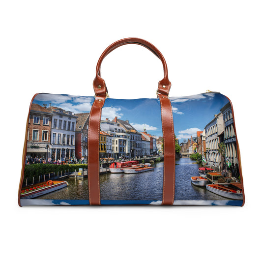 Waterproof Travel Bag for Adventurers, Stylish Waterproof Duffle, Perfect for Weekend Getaways, Durable Travel Tote, Ideal for Beach [...]