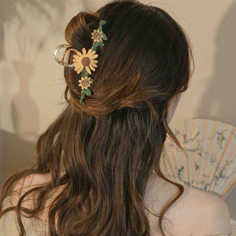 Daisy Flower Grab Clip For Women Alloy Electroplated Hair Clip