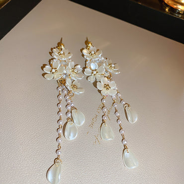 Modern Geometric Flower Tassel Earrings – Statement Alloy Jewelry