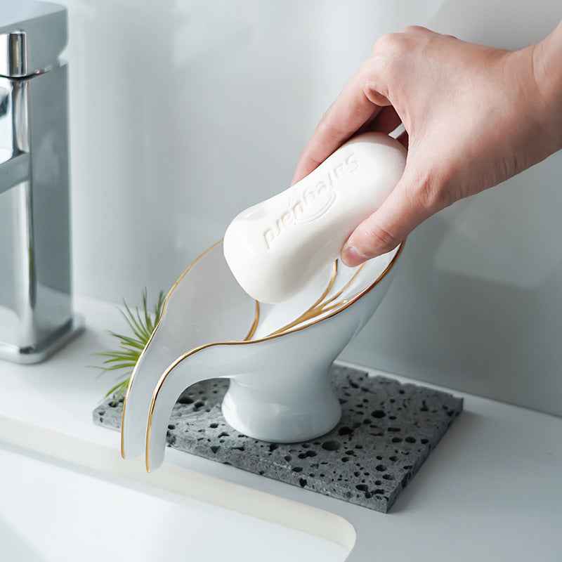 Leaf Shape PP Plastic Soap Dish Holder With Suction Cup For Bathroom