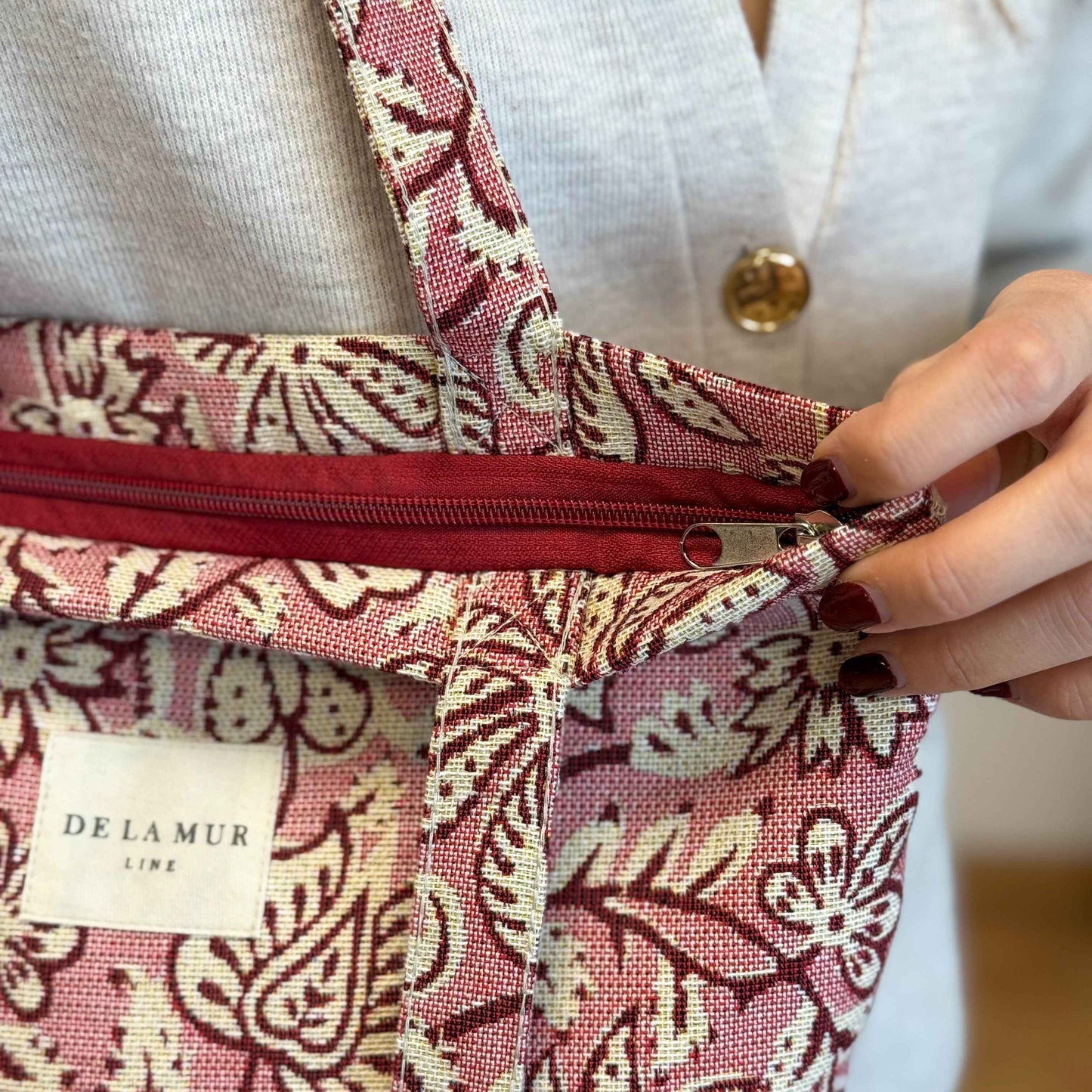 Medium Zippered Bag Came
