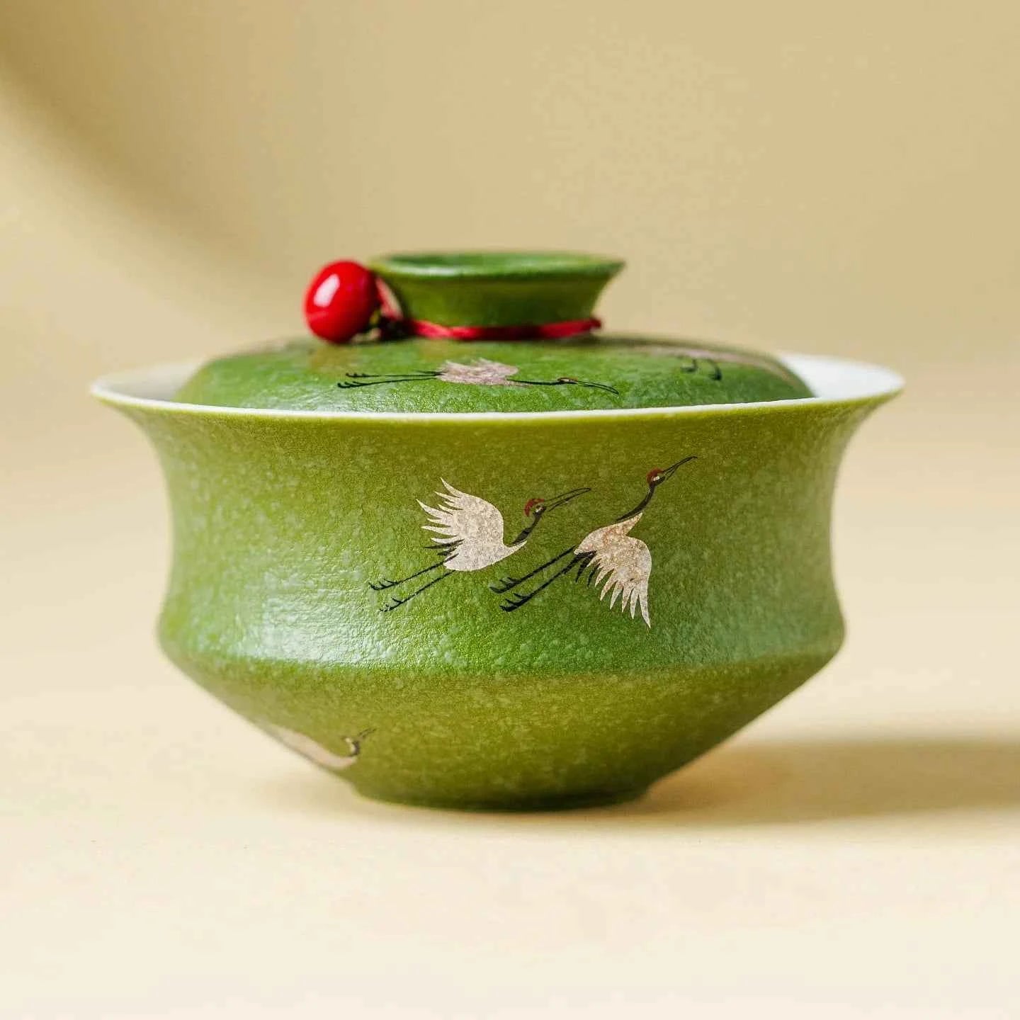 Crane Green Glaze Gaiwan — Handcrafted Porcelain Teacup with Red Bead Lid