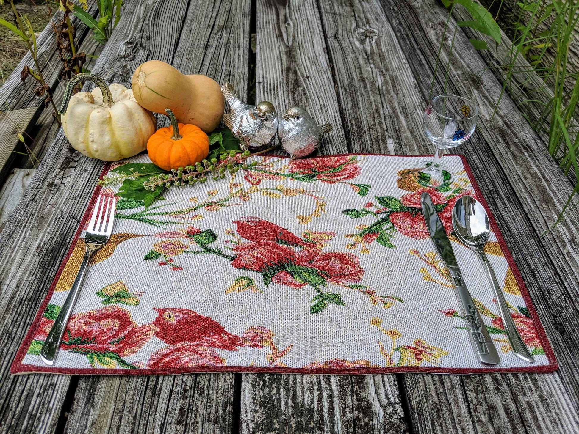 Tache Floral Red Roses Hummingbirds Woven Placemat Set 18109