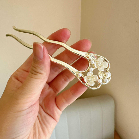 Elegant Beads Camellia Style U-Shaped Hair Pin
