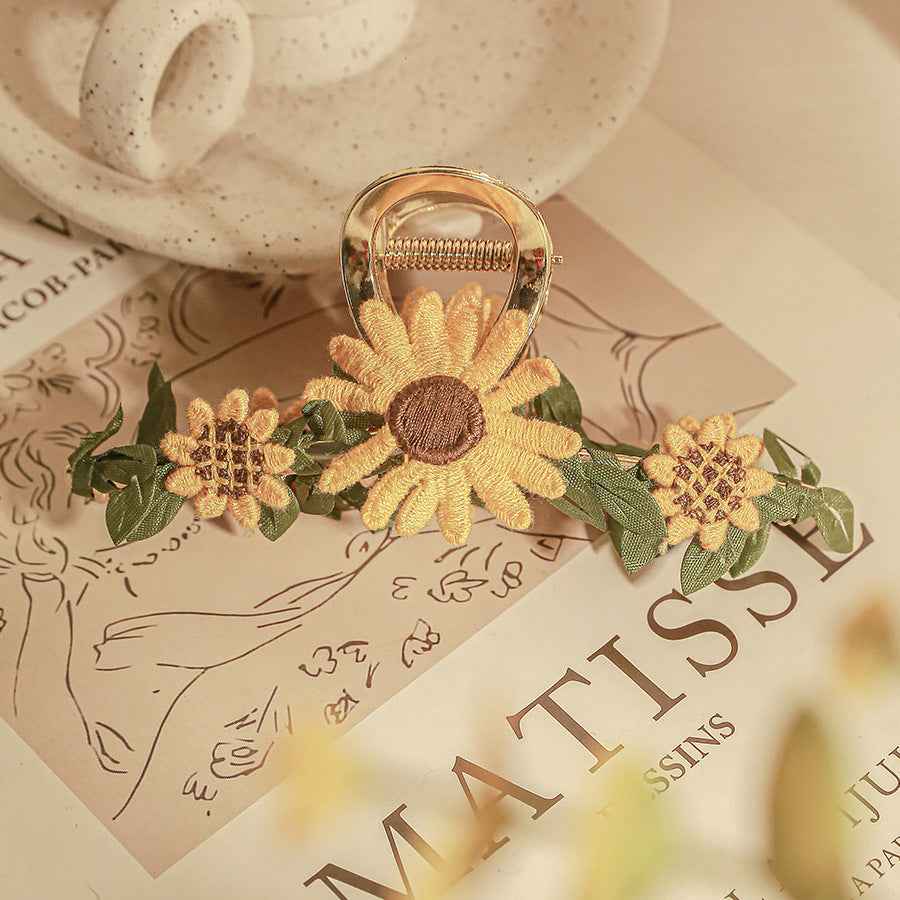 Daisy Flower Grab Clip For Women Alloy Electroplated Hair Clip