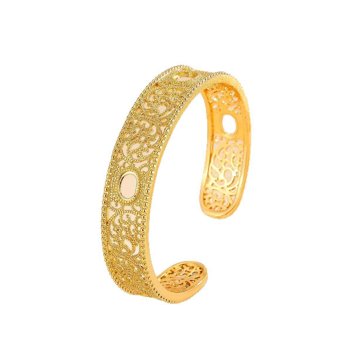 Court-Style Golden Hollow Lace Flower Bracelet Luxurious 18K Gold-Plated Open-End Adjustable Bangle