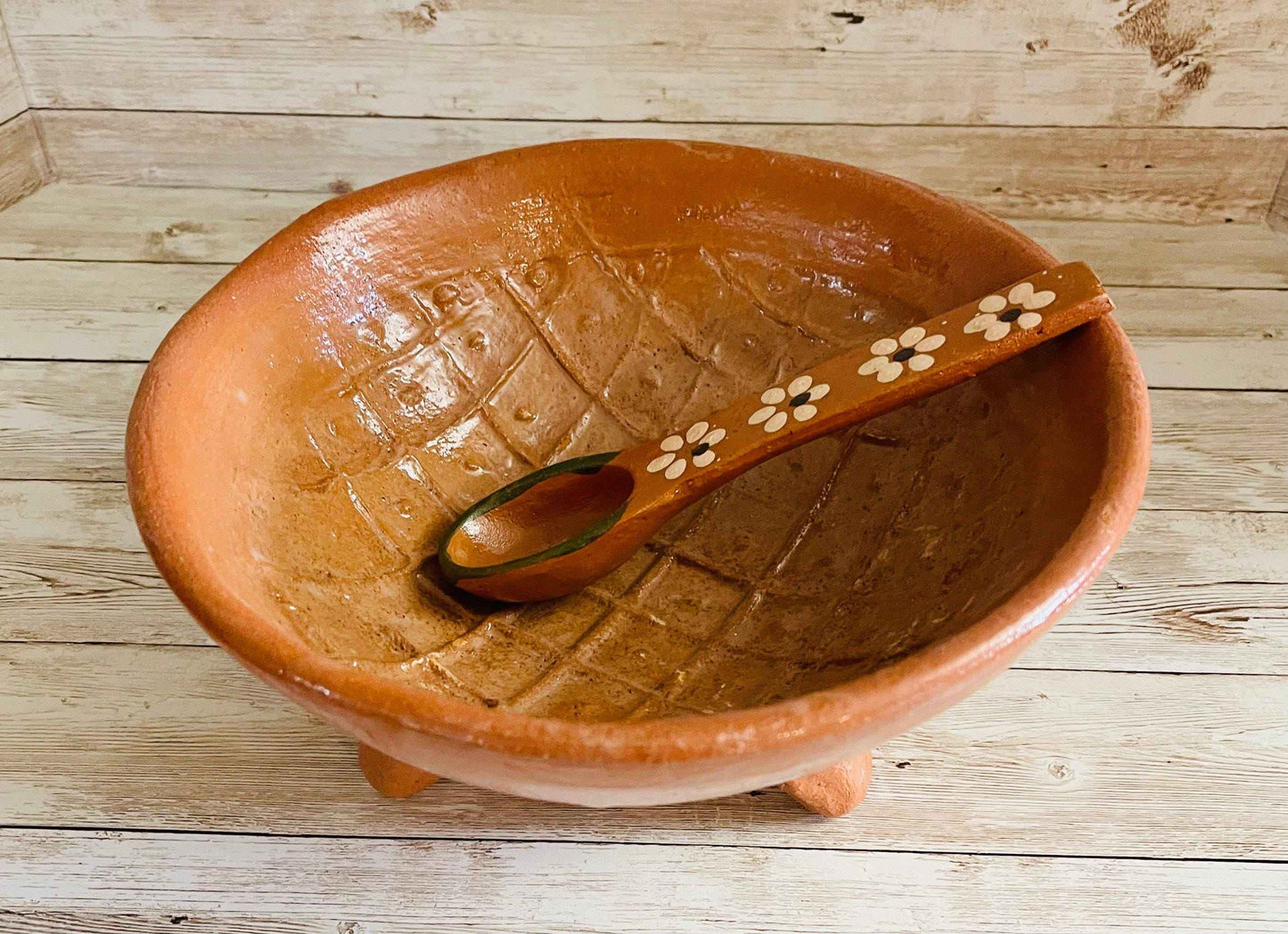 Authentic Mexican Molcajete with Spoon Molcajete Mexicano de Barro con Cuchara
