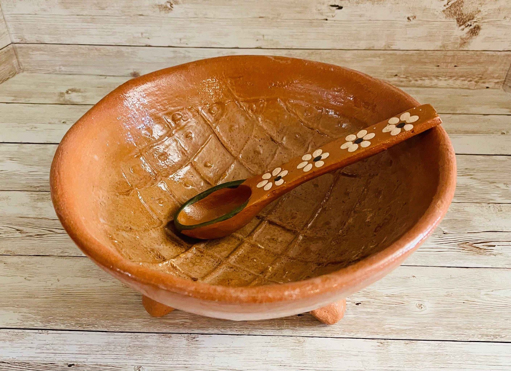 Authentic Mexican Molcajete with Spoon Molcajete Mexicano de Barro con Cuchara